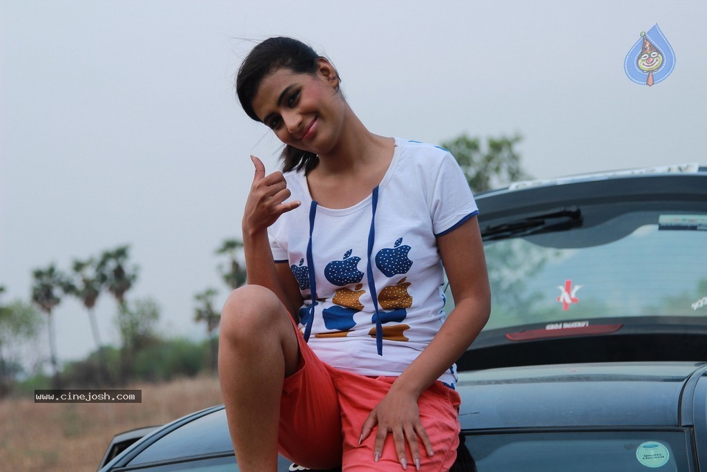 Eka Aata Naade Movie Stills - 25 / 28 photos