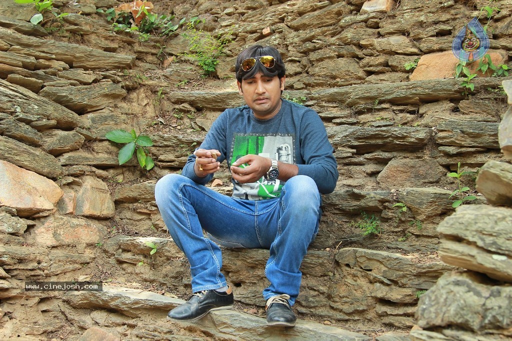 Eka Aata Naade Stills n walls - 20 / 63 photos