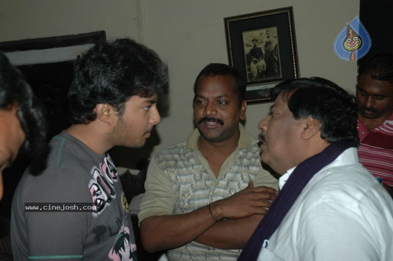 Em Pillo Em Pillado Movie Stills - 19 / 45 photos