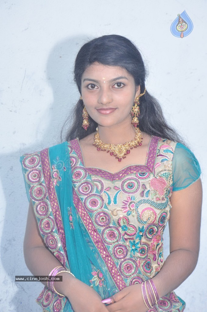 En Kadhal Pudhithu Tamil Movie Stills - 3 / 47 photos