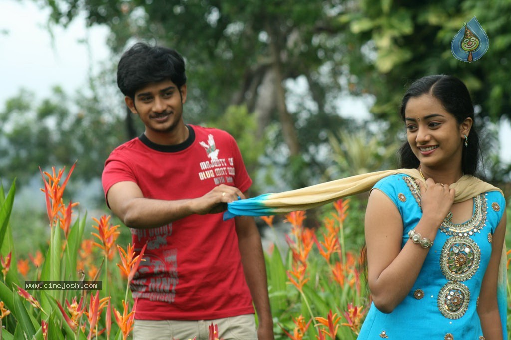 En Kadhal Pudhithu Tamil Movie Stills - 16 / 47 photos