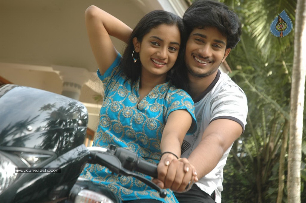 En Kadhal Pudhithu Tamil Movie Stills - 22 / 47 photos