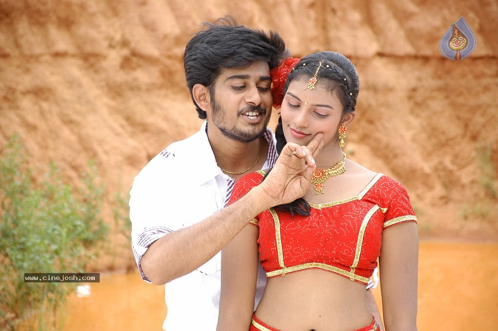 En Kadhal Pudhithu Tamil Movie Stills - 27 / 47 photos