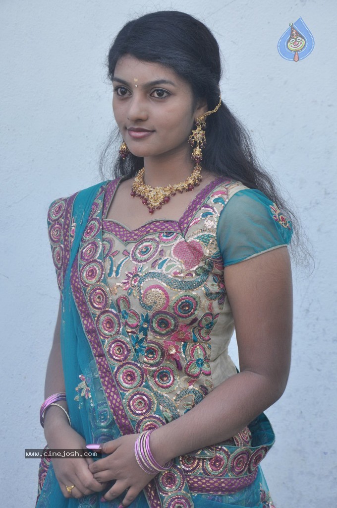 En Kadhal Pudhithu Tamil Movie Stills - 32 / 47 photos