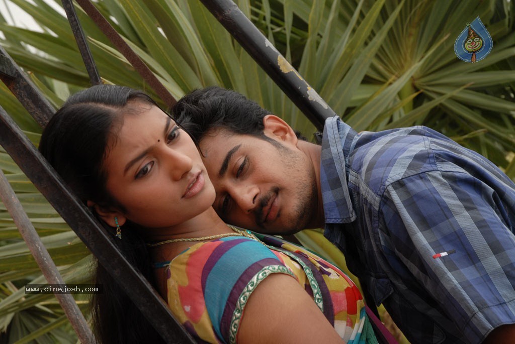 En Kadhal Pudhithu Tamil Movie Stills - 38 / 47 photos