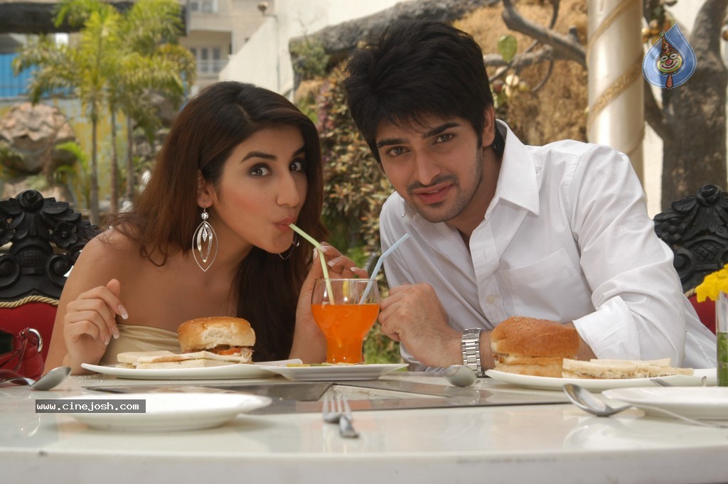 Enduko Nachav Movie Stills - 8 / 38 photos