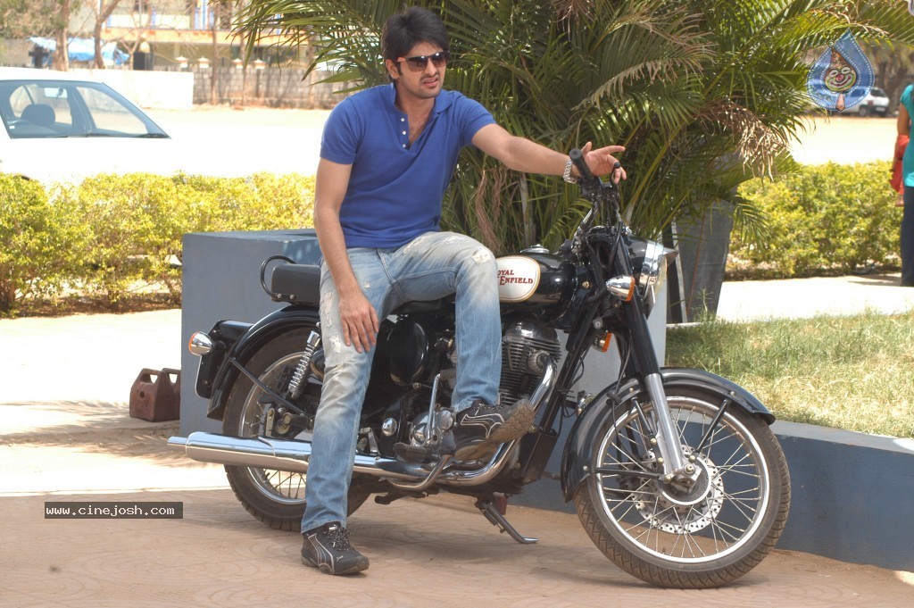 Enduko Nachav Movie Stills - 20 / 38 photos