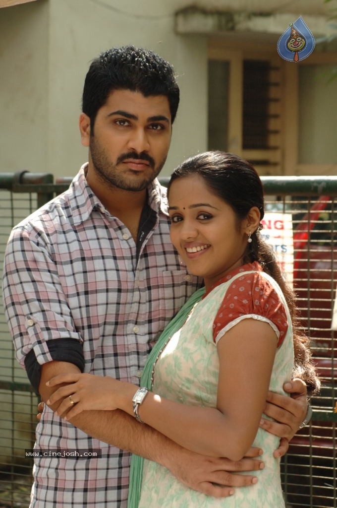 Engeyum Eppothum Movie Stills - 27 / 57 photos