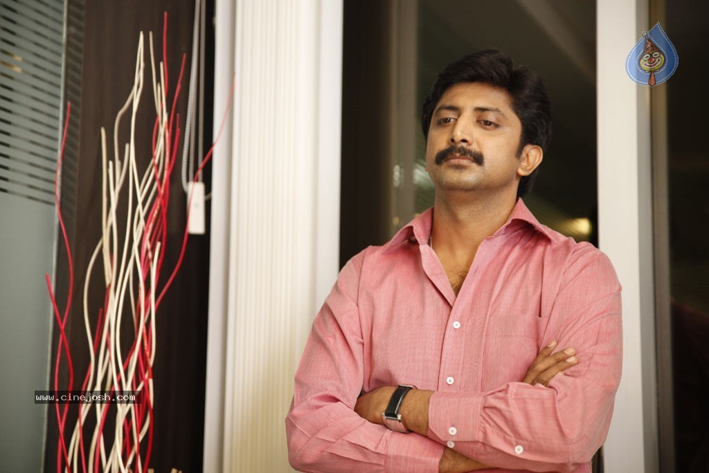 Enna Satham Intha Neram Tamil Movie Stills - 23 / 101 photos