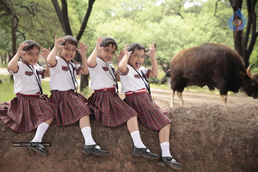 Enna Satham Intha Neram Tamil Movie Stills - 52 / 101 photos