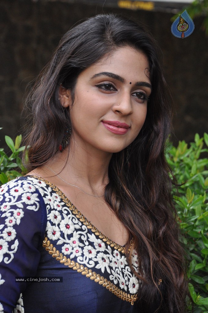 Enna Satham Intha Neram Tamil Movie Stills - 71 / 101 photos