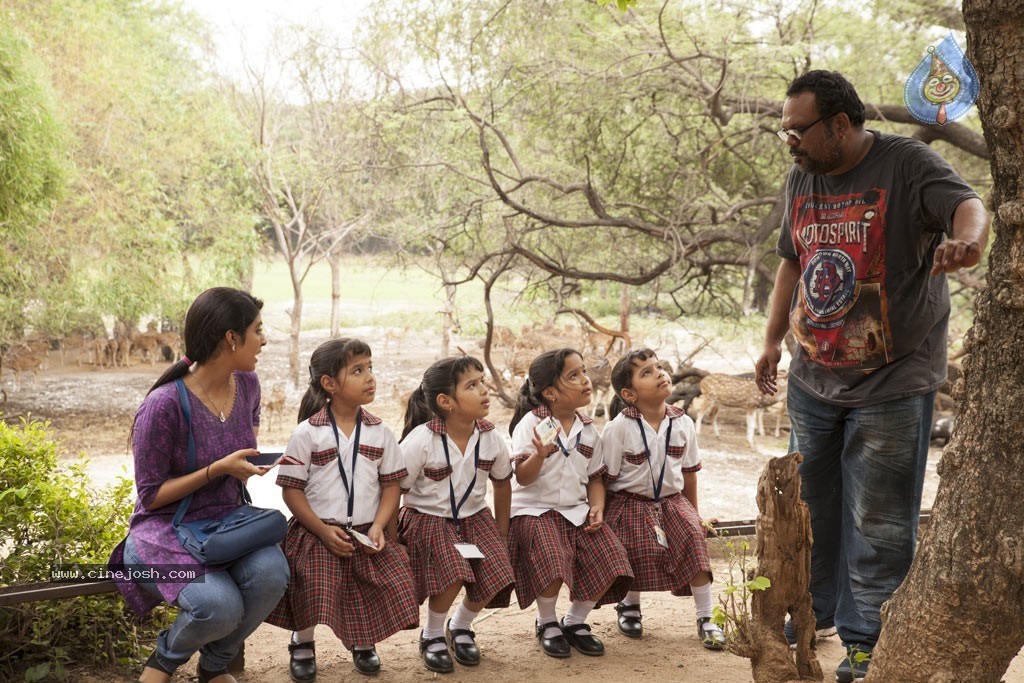 Enna Satham Intha Neram Tamil Movie Stills - 78 / 101 photos