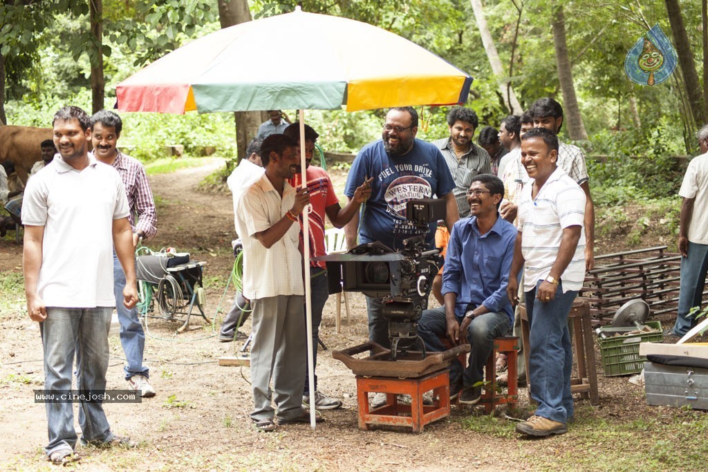 Enna Satham Intha Neram Tamil Movie Stills - 92 / 101 photos