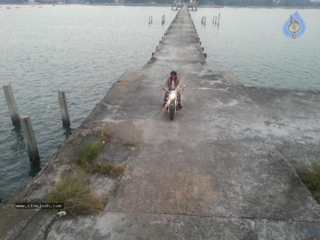 Ennamo Edho Tamil Movie New Photos - 7 / 24 photos