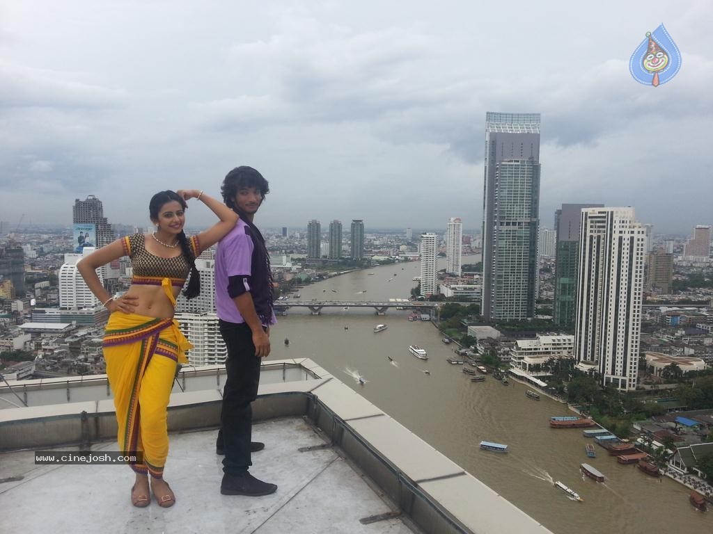 Ennamo Edho Tamil Movie New Photos - 24 / 24 photos