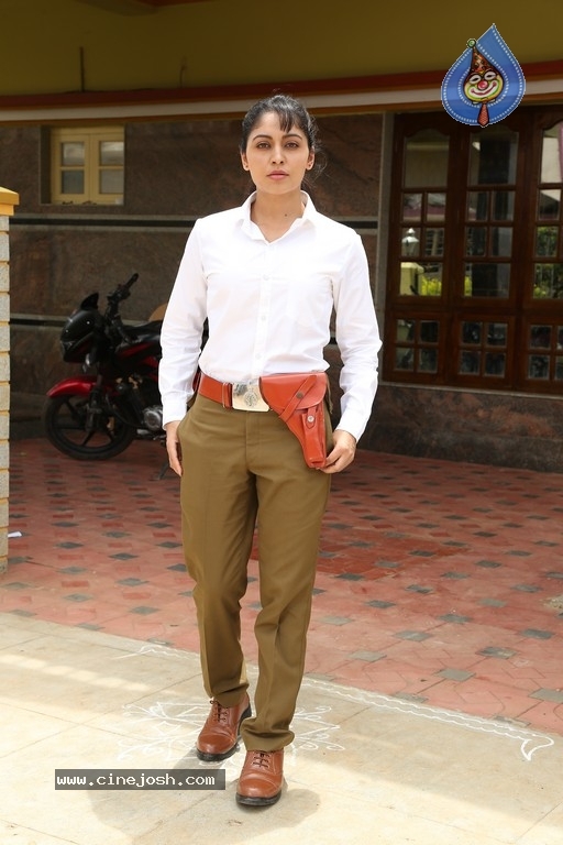 Enthavaralaina Movie Stills - 16 / 18 photos