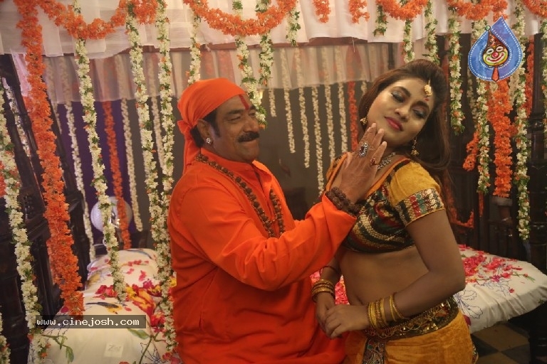 Erra Cheera Movie Stills - 6 / 7 photos