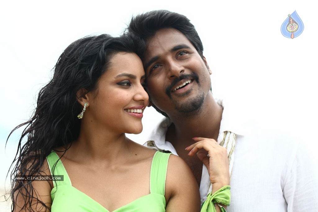 Ethir Neechal Tamil Movie Hot Stills - 12 / 30 photos