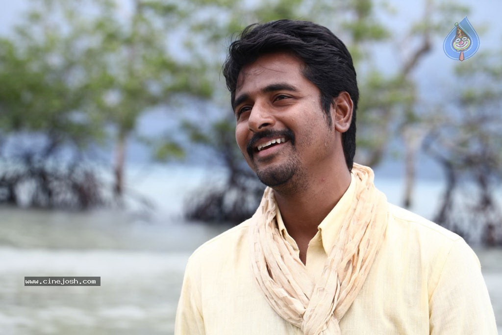 Ethir Neechal Tamil Movie Hot Stills - 15 / 30 photos
