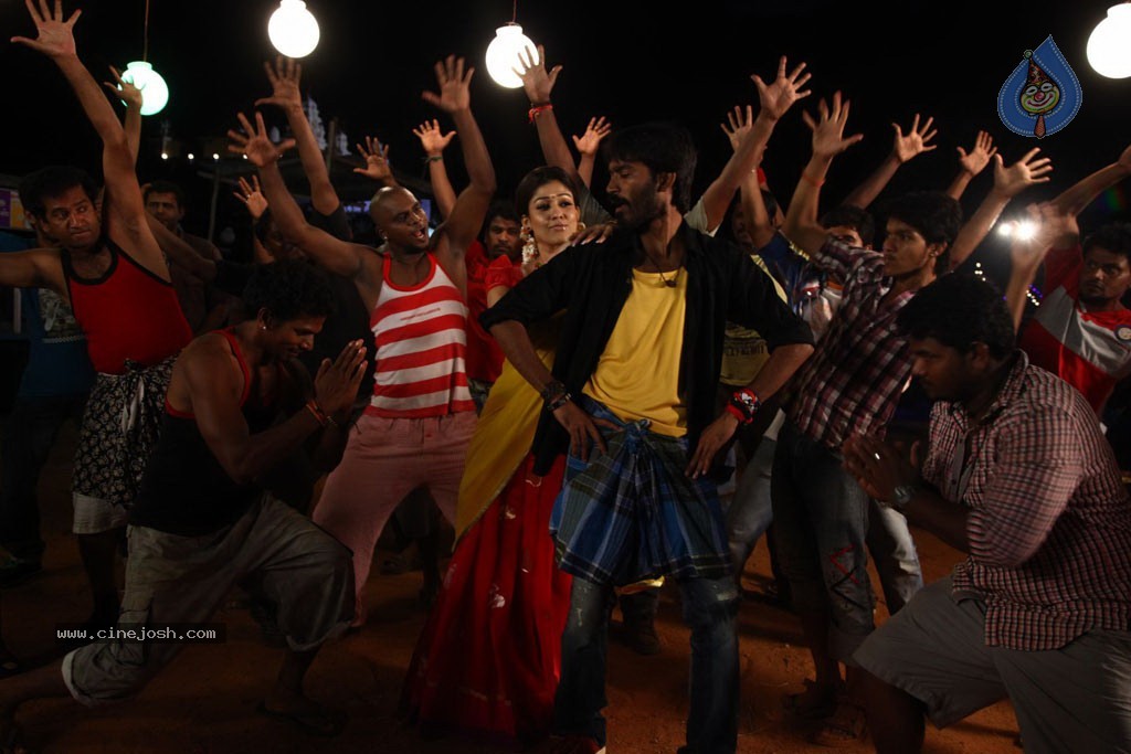 Ethir Neechal Tamil Movie Hot Stills - 19 / 30 photos