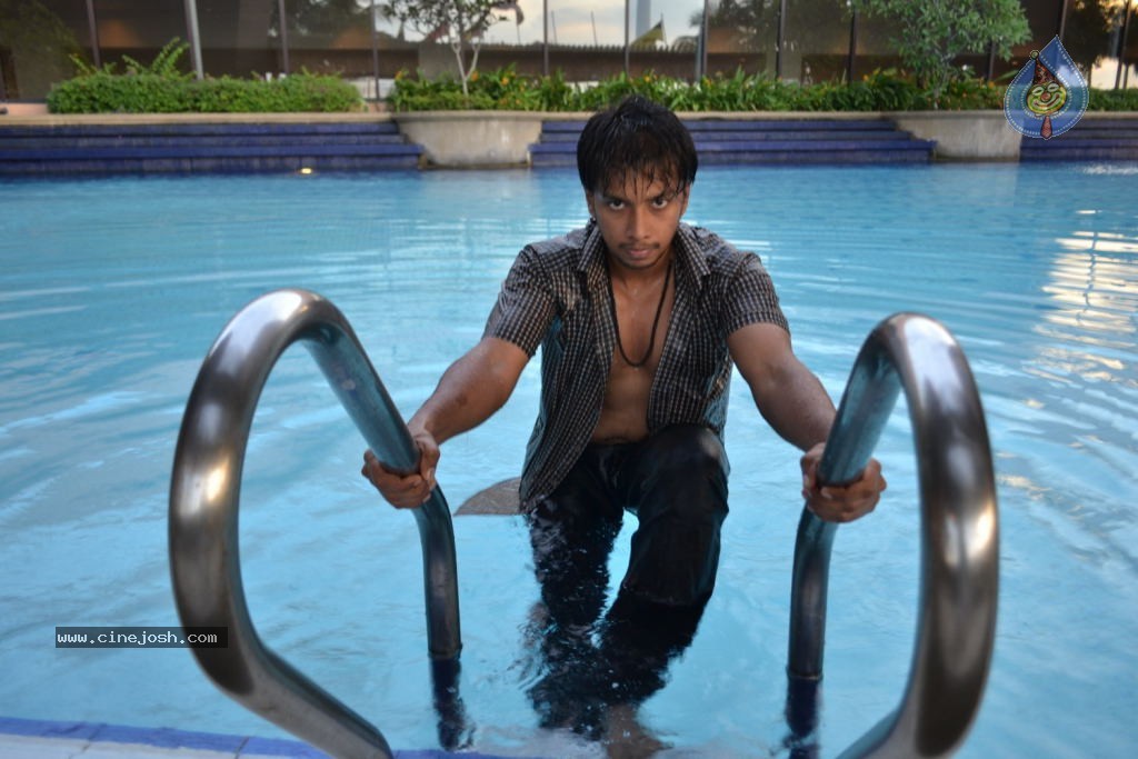 Ethir Veechu Tamil Movie Stills n Audio Launch - 103 / 112 photos