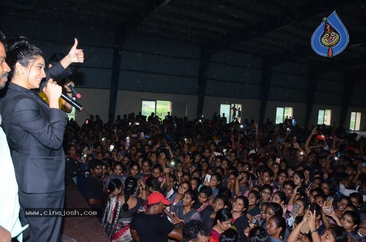 Evaru Team are in Vizag Avanthi College - 13 / 21 photos