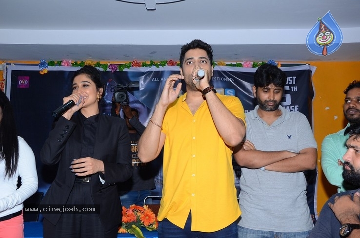 Evaru Team are in Vizag Baba Institute - 14 / 17 photos