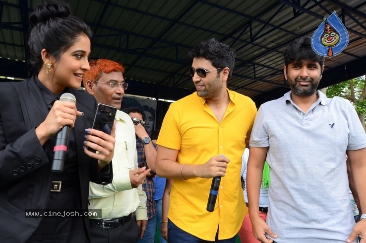 Evaru Team at Chaitanya  College - 2 / 35 photos