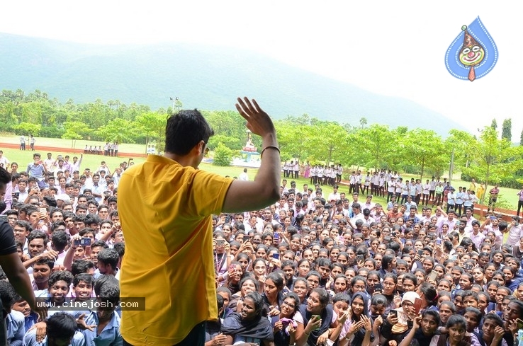 Evaru Team at Chaitanya  College - 18 / 35 photos