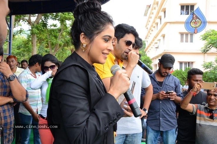 Evaru Team at Chaitanya  College - 35 / 35 photos