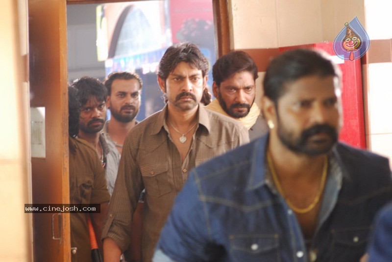 Gaayam 2 Movie Latest Gallery - 48 / 73 photos