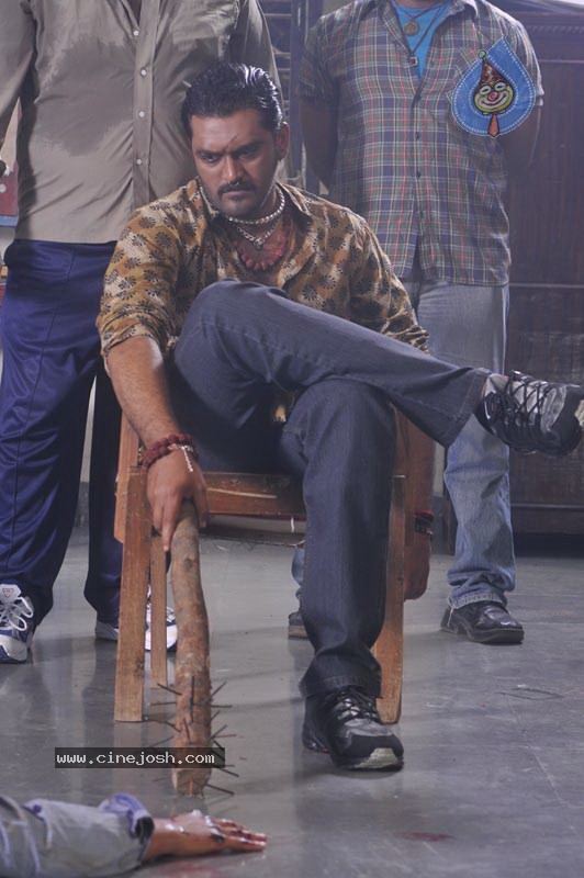 Gaayam 2 Movie Latest Gallery - 62 / 73 photos