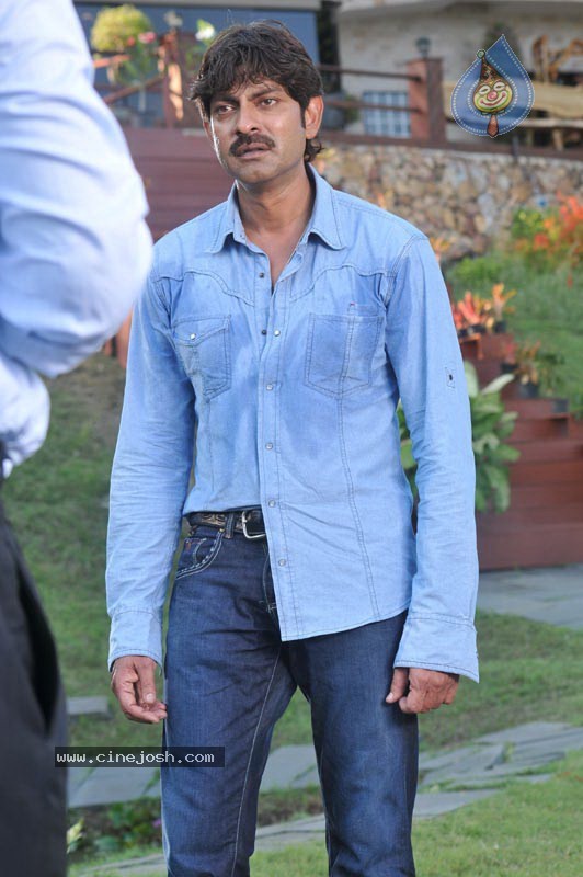 Gaayam 2 Movie Latest Gallery - 67 / 73 photos