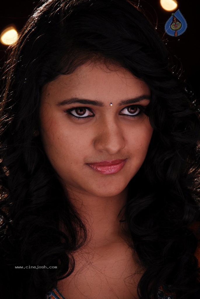 Gallo Telinattunde Movie New Pics - 1 / 34 photos