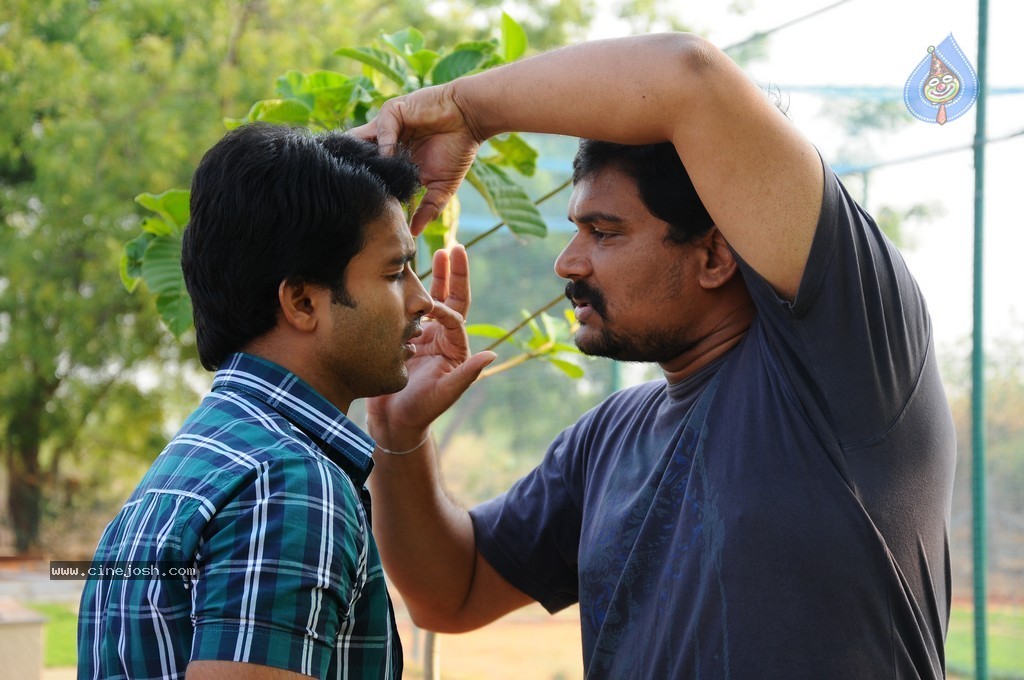 Gallo Telinattunde Movie New Pics - 14 / 34 photos