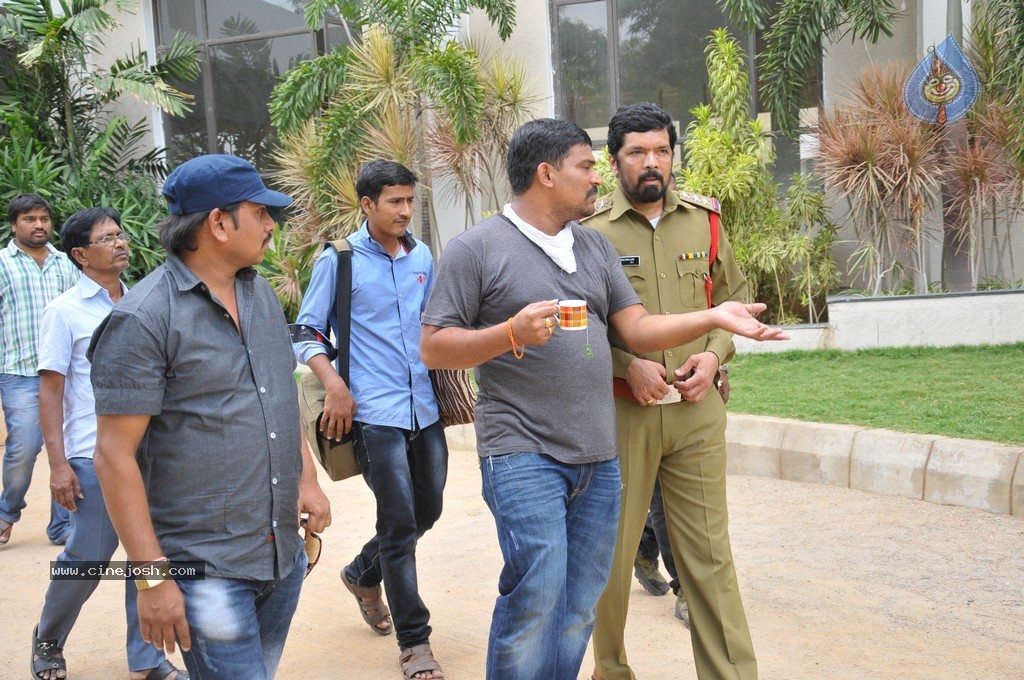 Gallo Telinattunde Movie New Pics - 18 / 34 photos