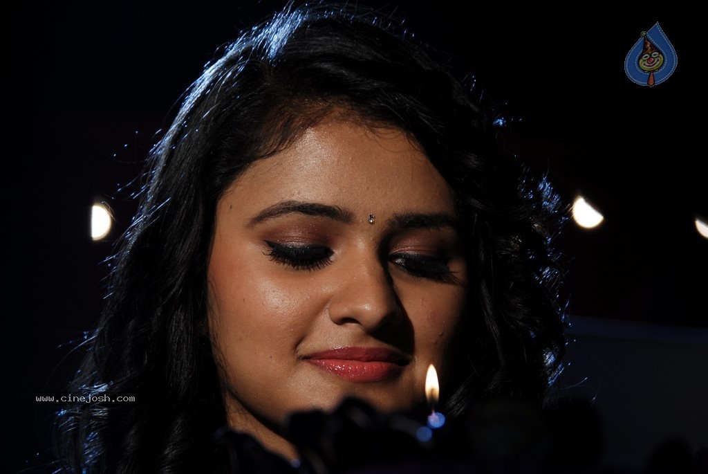 Gallo Telinattunde Movie New Pics - 33 / 34 photos