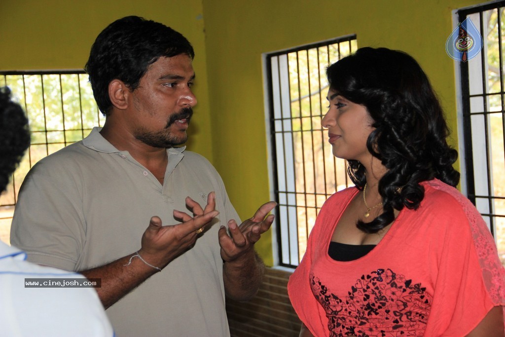 Gallo Telinattunde Movie Photos - 25 / 30 photos