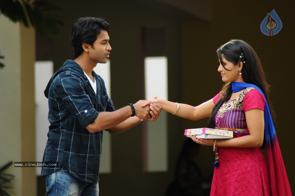 Gallo Telinattunde Movie Photos - 26 / 30 photos