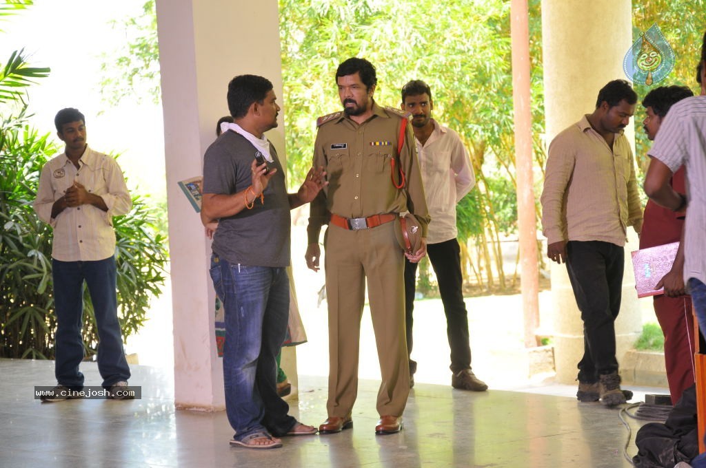 Gallo Telinattunde Movie Stills n Walls - 60 / 64 photos