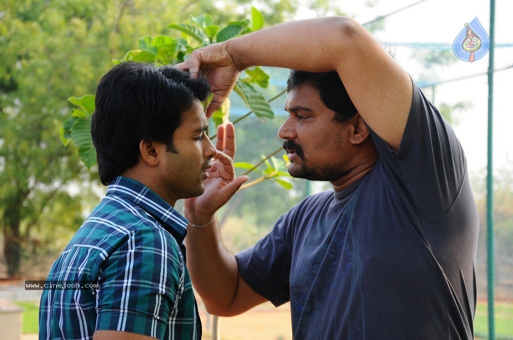 Gallo Telinattunde Posters n Stills - 1 / 22 photos