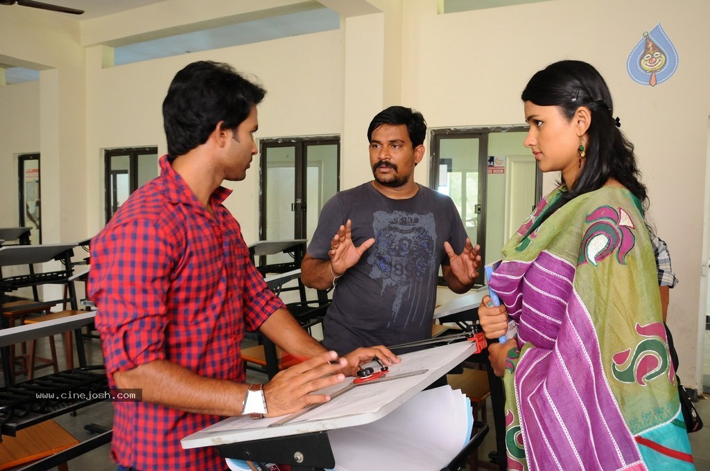 Gallo Telinattunde Posters n Stills - 13 / 22 photos