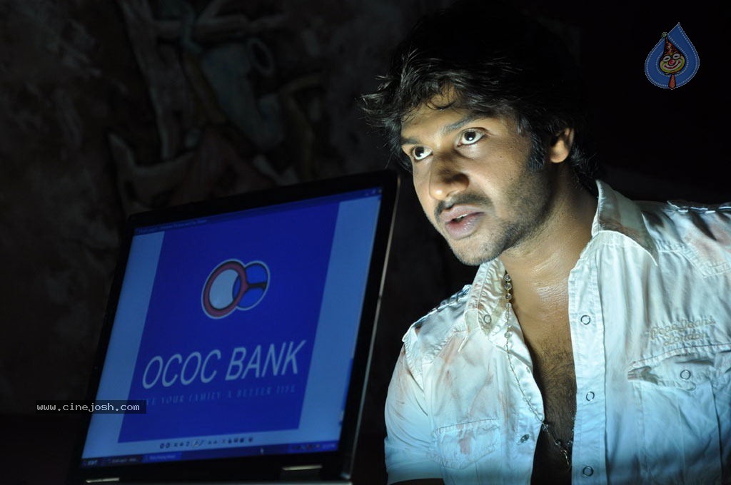 Gandhi Kanakku Tamil Movie Stills - 72 / 72 photos