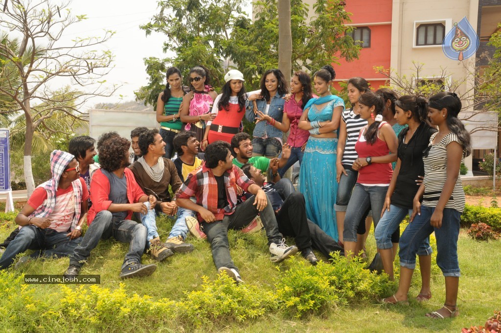 Gandikotalo Movie Stills - 50 / 129 photos