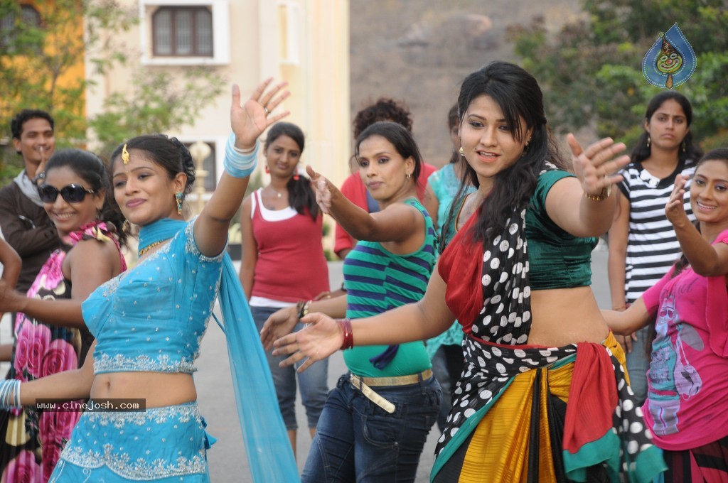 Gandikotalo Movie Stills - 126 / 129 photos