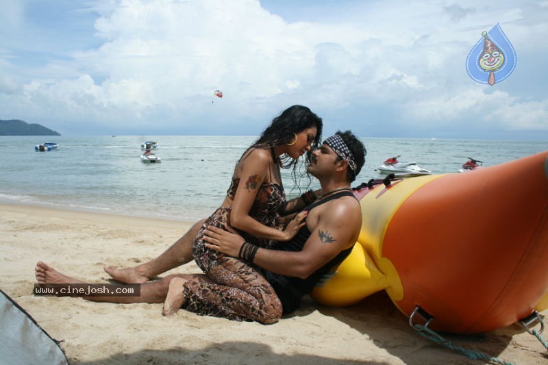 Gang war Latest Movie Stills - 14 / 32 photos