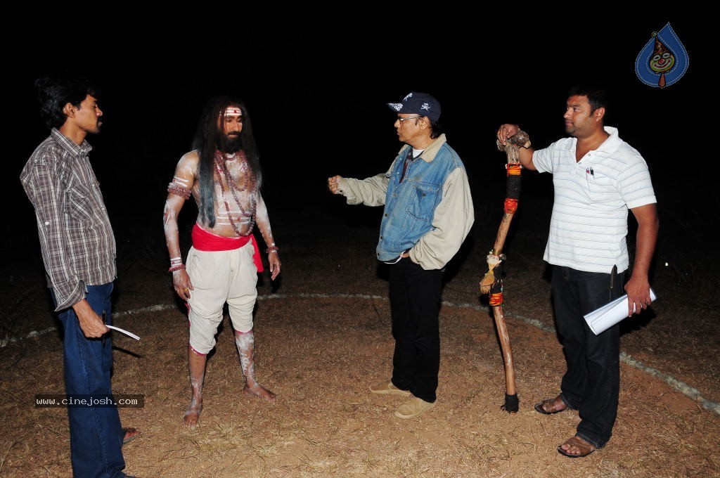 Gola Gola Movie Stills - 3 / 40 photos