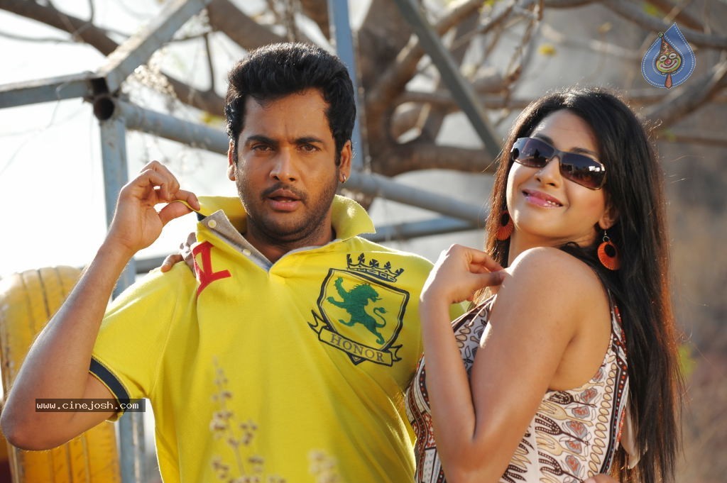Gola Gola Movie Stills - 23 / 40 photos
