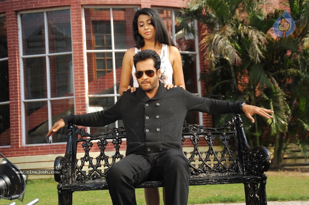 Gola Gola Movie Stills - 32 / 40 photos