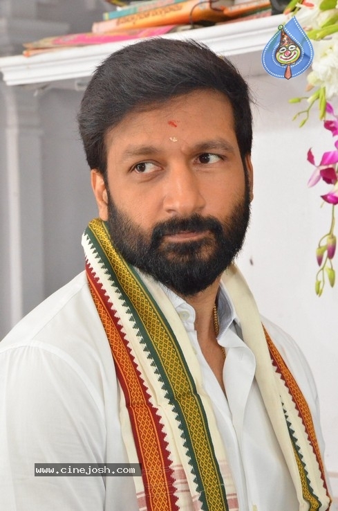 GopiChand New Film Opening Pics - 1 / 20 photos